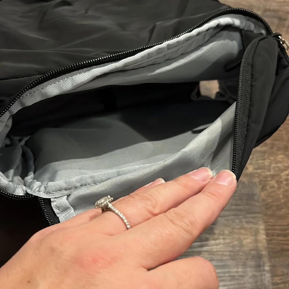 Skip hop pump bag